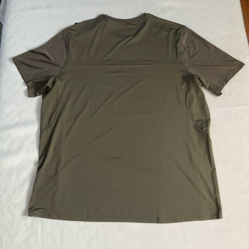 Reebok Men's Olive Green T-Shirt Size XL - Picture 3 of 8